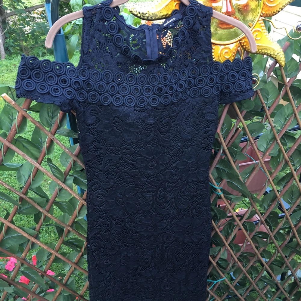 NWOT FOREVER21 lace cold shoulder dress